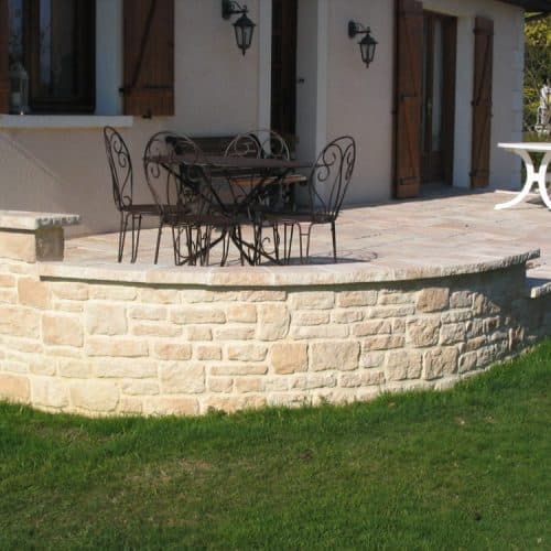 Muret de parement en pierre