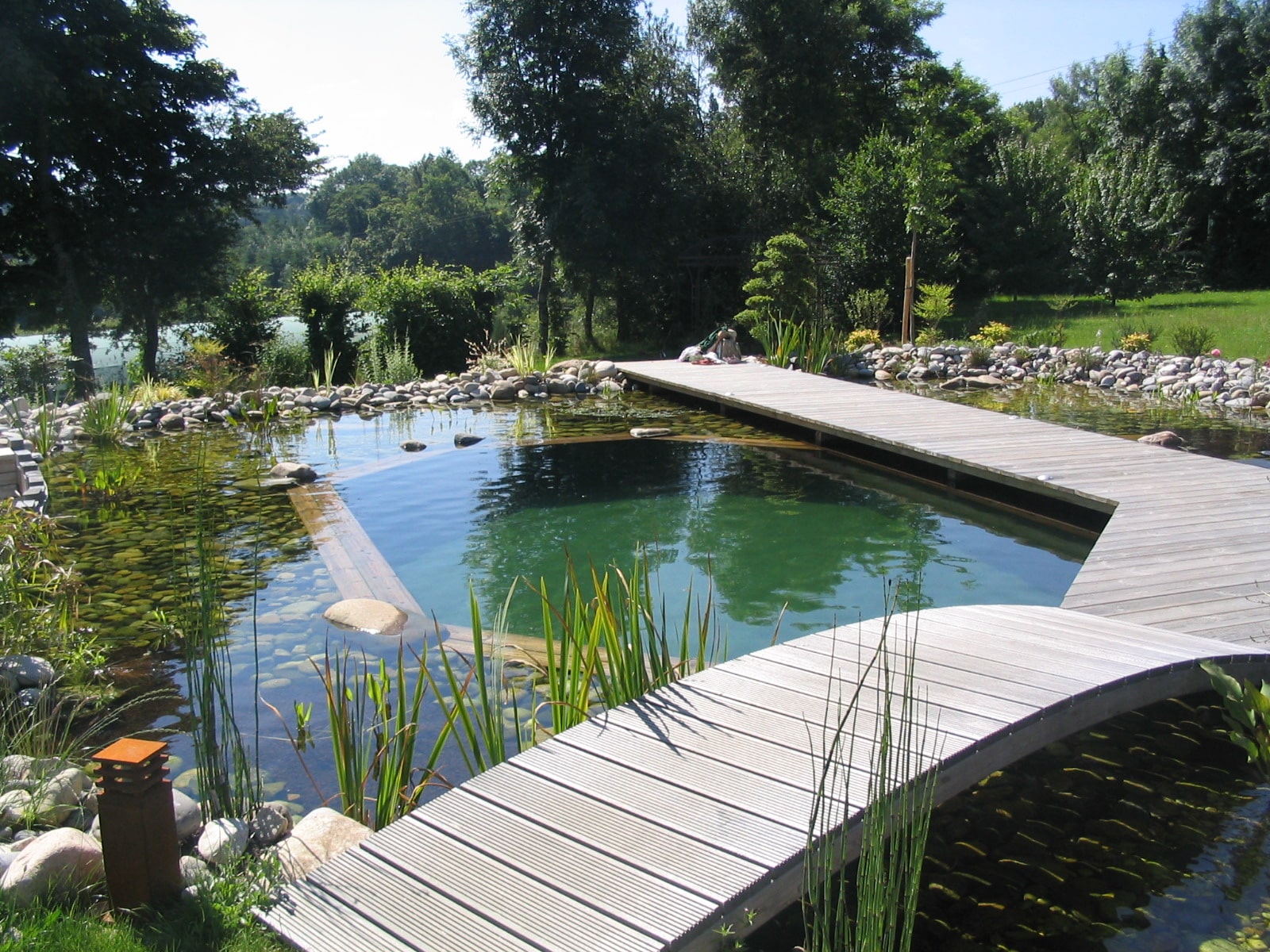 Piscine naturelle et bassin d'agrément  Rebeyrol : aménagement et  entretien des jardins : Rebeyrol : aménagement et entretien des jardins