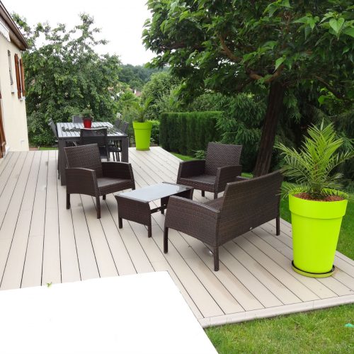 Terrasse en résine imitation bois