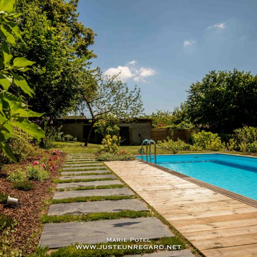 Tour de piscine en bois