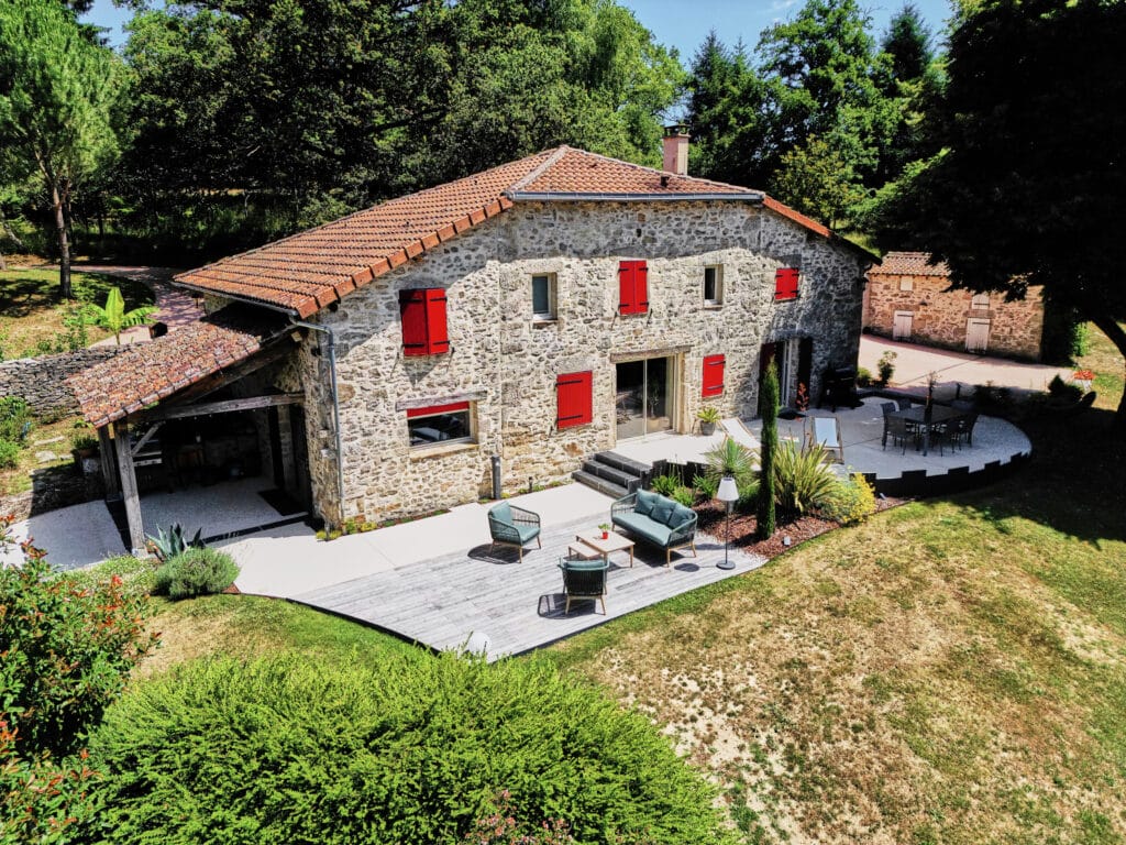 Terrasse et allée en Haute Vienne